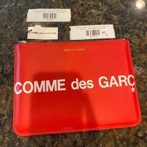 COMME des GARÇON Huge Logo Wallet